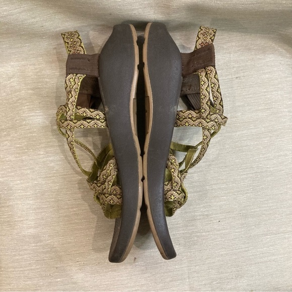 CHACO Sz 8 Kaleidoscope Double Strap Vibram Sole Wrap Toe Pull  Closure Sandals - Picture 4 of 10
